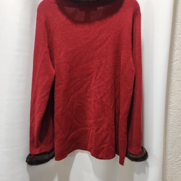 Dialogue brown fur trimmed red sweater with removeable accents - Picture 5 of 5